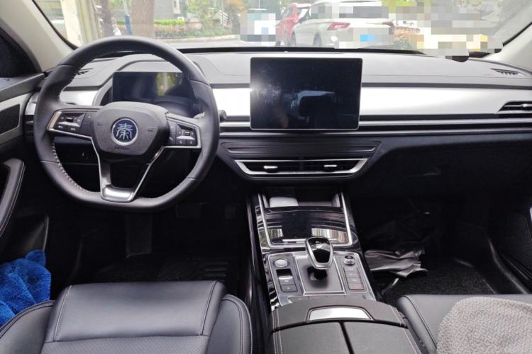 Used BYD Qin Pro New Energy 2019 DM Super Edition 1.5TI Automatic Smart Connect X-Trail Model China VI Standard Center Console