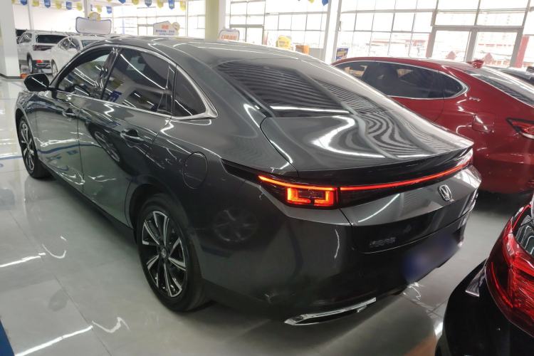 Used CHANGAN Eado 2025 Blue Whale 1.5T 500Bar Prestige Model
