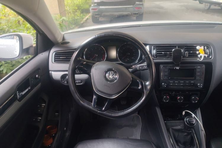 Used Volkswagen Sagitar 2015 230TSI Manual Comfort Version