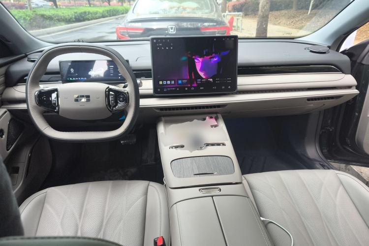 Used Geely Galaxy 8 2025 130km EM-i Deluxe Edition Center Console