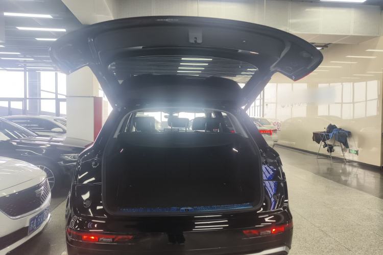 Used Audi Q5L 2022 40T Fashionable and Dynamic Model Trunk