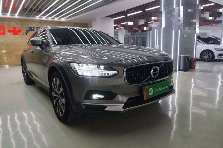 Used Volvo V90 2021 Cross Country B5 AWD Smart Range Edition
