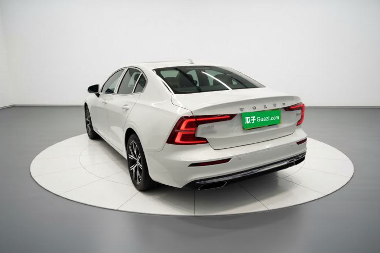 Used Volvo S60 2026 Model B4 Zhiyi Luxury Edition Exterior 2