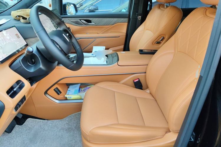 Used Wey Gaoshan 2025 Four-Wheel Drive Alpine 9
