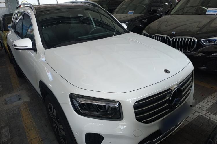 Used Mercedes-Benz GLB 2024 GLB 200 Dynamic Edition Front Right 45 Deg