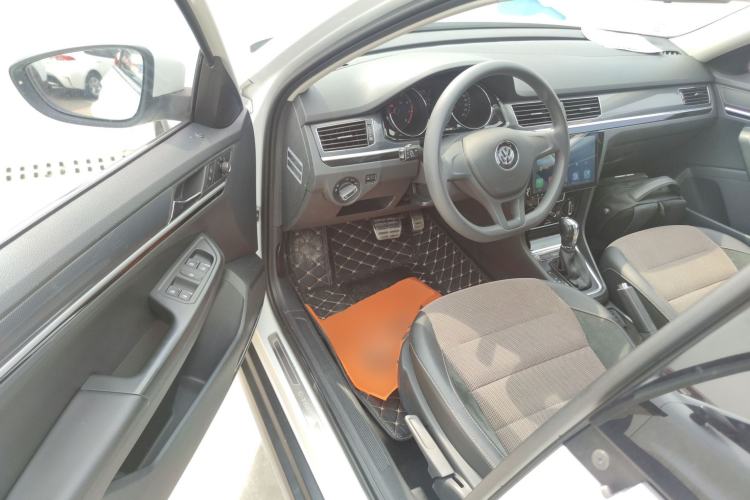 Used Volkswagen C-TREK 2017 230TSI DSG Comfort Version
