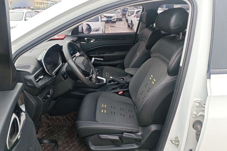 Used Baojun RM-5 2019 1.5T Manual Elite Version with 24-Hour Online Service 6 Seats
