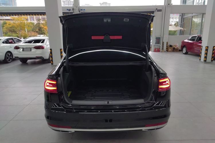 Used Volkswagen Phideon 2021 380TSI Luxury Edition
