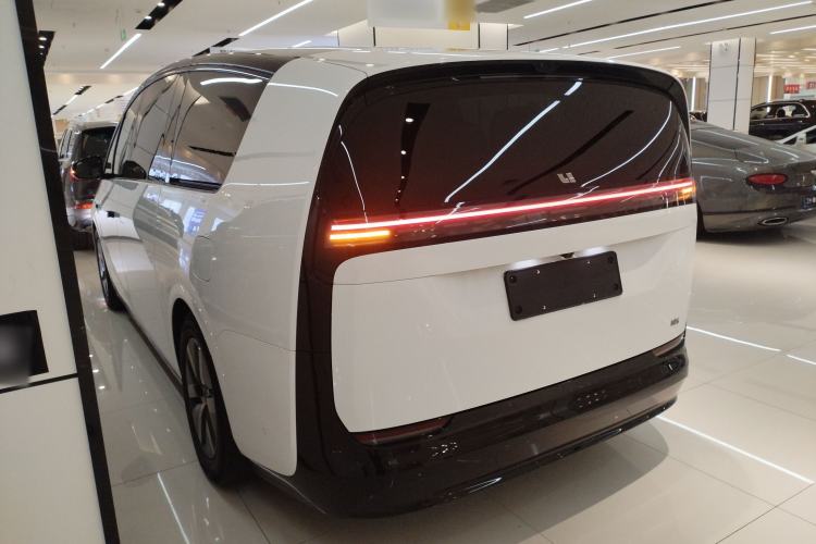 Used Li Auto MEGA 2025 Home Family Special Edition Rear Left 45 Deg