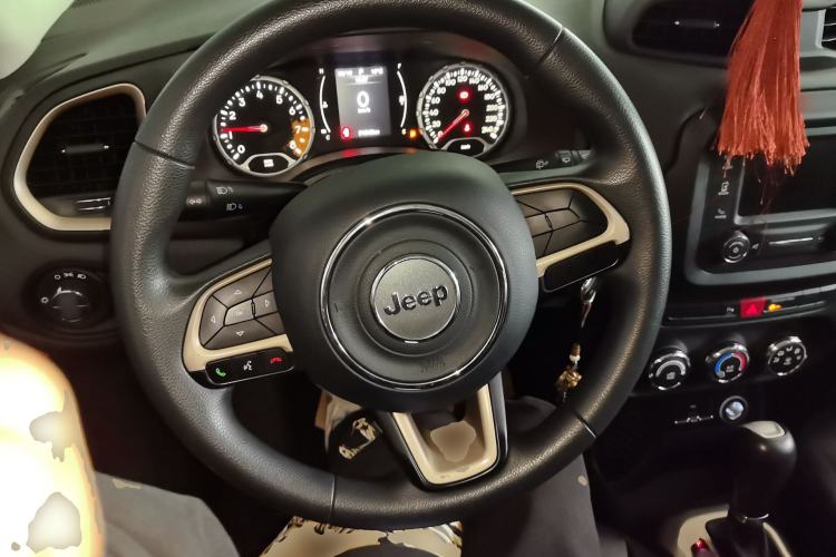 Used Jeep Renegade 2016 1.4T Automatic Jingneng Edition Steering Wheel