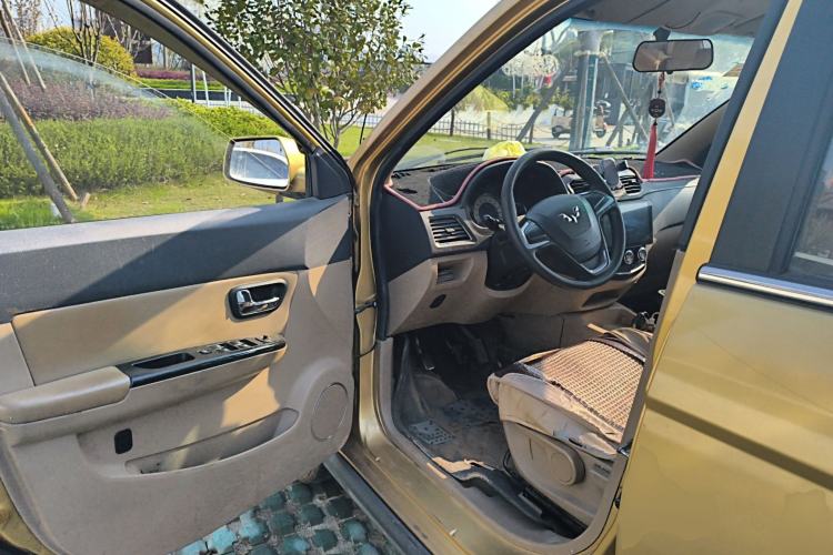 Used Wuling Hongguang 2013 1.5L S Comfort Model
