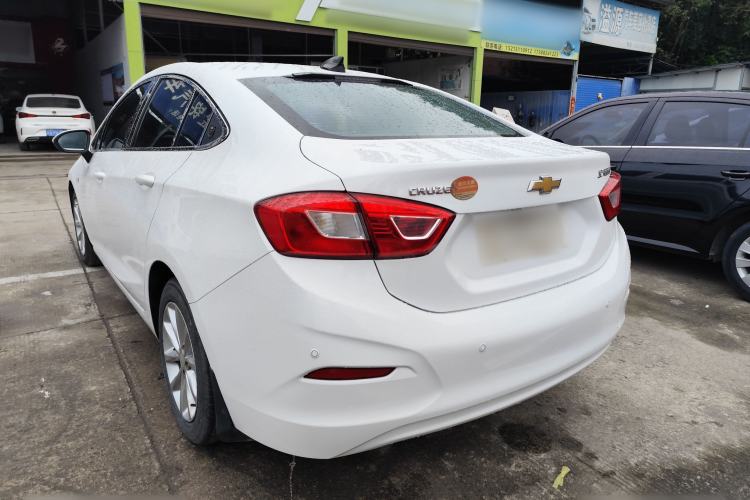 Used Chevrolet Cruze 2017 1.5L Automatic Pioneer Sunroof Edition