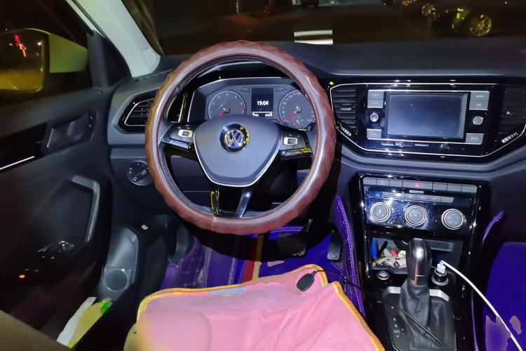 Used Volkswagen T-ROC 2018 280TSI DSG Two-Wheel-Drive Comfort Version China V Standard Steering Wheel