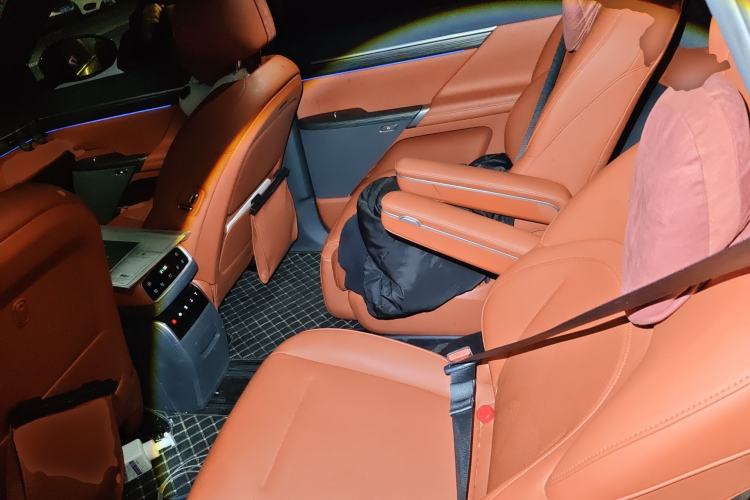 Used Dongfeng eπ eπ008 2025 636Ultra LikeYi Edition 6-Seater Left Rear Seat