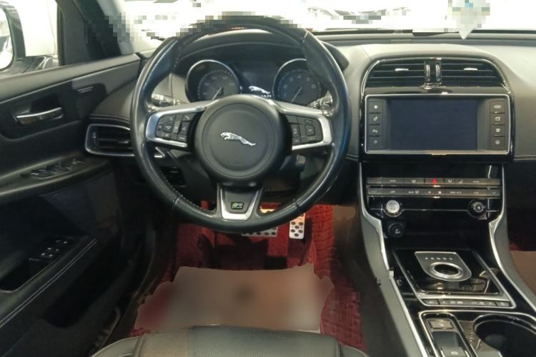 Used Jaguar XE 2015 2.0T 240 PS R-Sport Steering Wheel