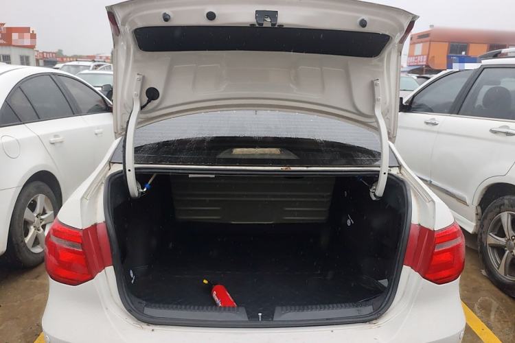 Used Volkswagen Jetta 2015 1.6L Manual Fashion Edition