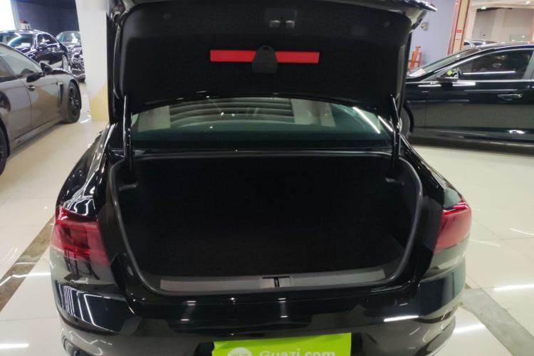 Used Volkswagen Magotan 2025 Revised Version Zhongxiang Edition 280TSI DSG Luxury Trim Trunk