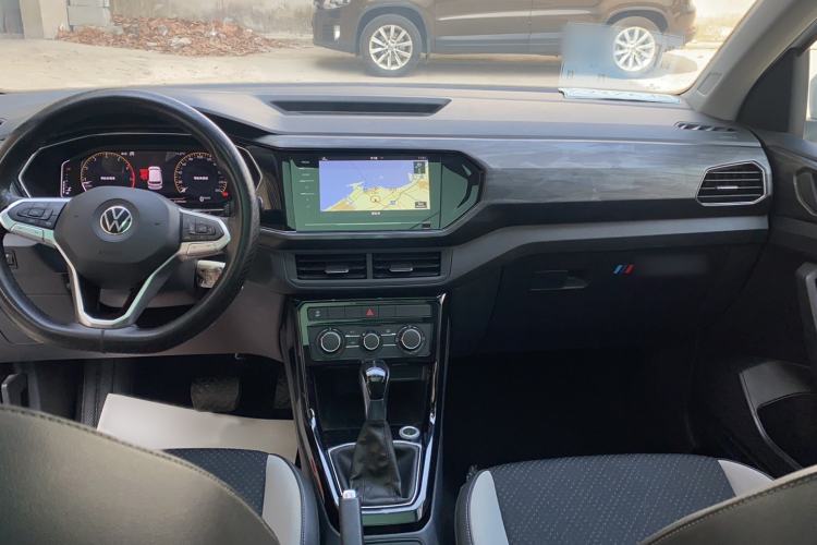 Used Volkswagen Tacqua 2020 1.5L Automatic Yue Center Console