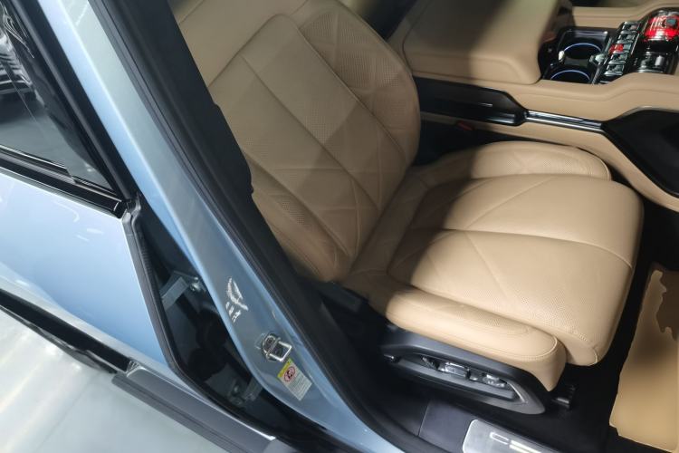 Used Formula Leopard 8 2025 Smart & Brave Flagship Edition 6 Seats