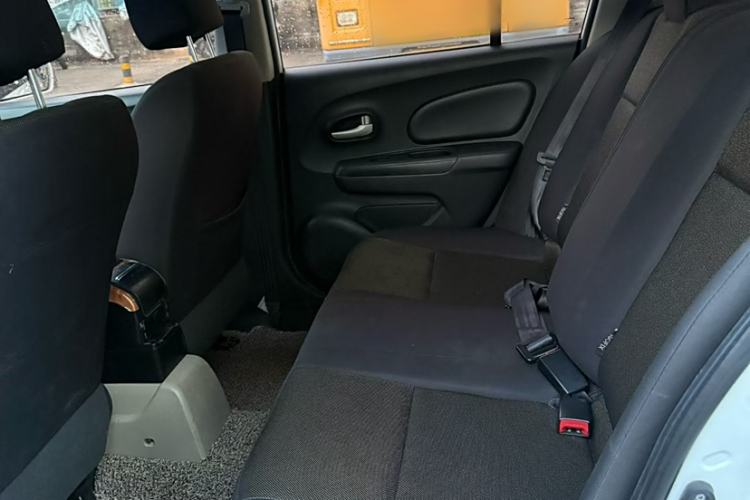 Used Venucia R50 2013 1.6L Automatic Fashion Edition
