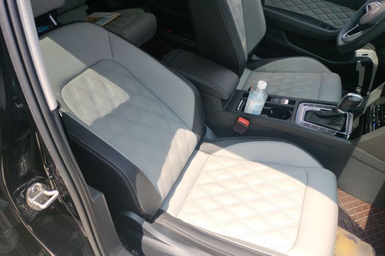 Used Volkswagen Magotan 2023 2 Million Units Limited Edition 330TSI DSG Leading Version Right Front Seat