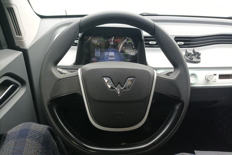 Used Wuling Hongguang MINIEV 2021 Macaron Sandwich Model 120 km Lithium Iron Phosphate
