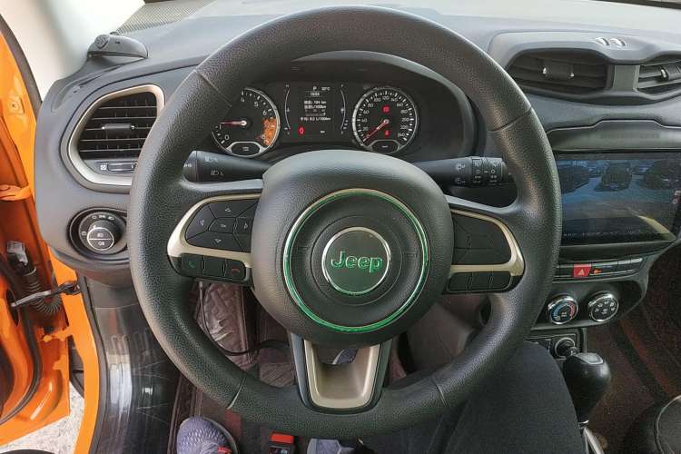 Used Jeep Renegade 2017 180T Automatic Kinetic Edition+
