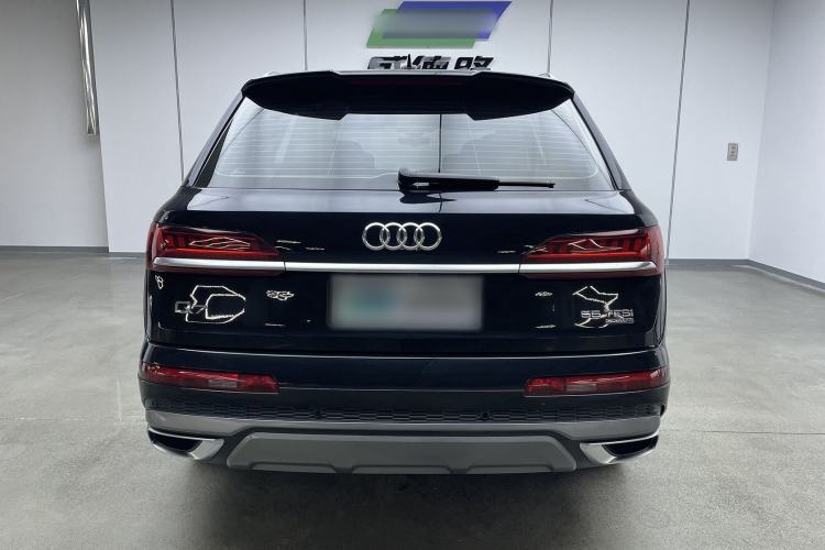 Used Audi Q7 2021 55 TFSI quattro S line Sport model
