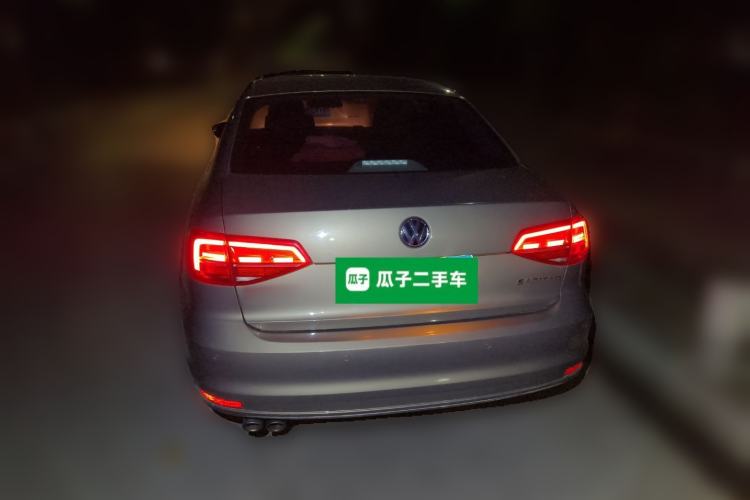 Used Volkswagen Sagitar 2017 230TSI Automatic Comfort Version
