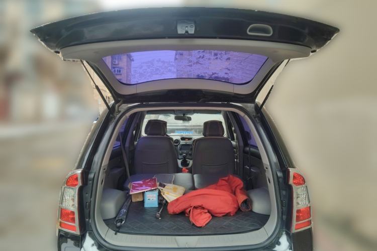 Used Kia Carens 2011 1.6L 5-Seater Manual Luxury Edition Trunk