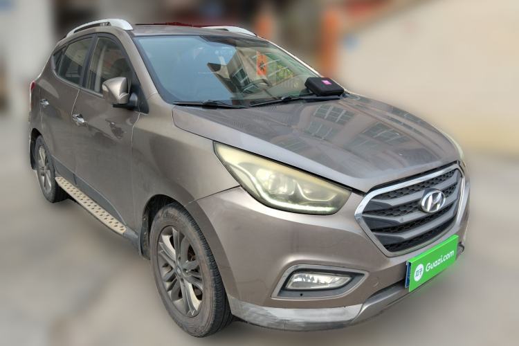 Used Hyundai ix35 2015 2.0L Automatic 2WD Smart Type China IV Front Right 45 Deg