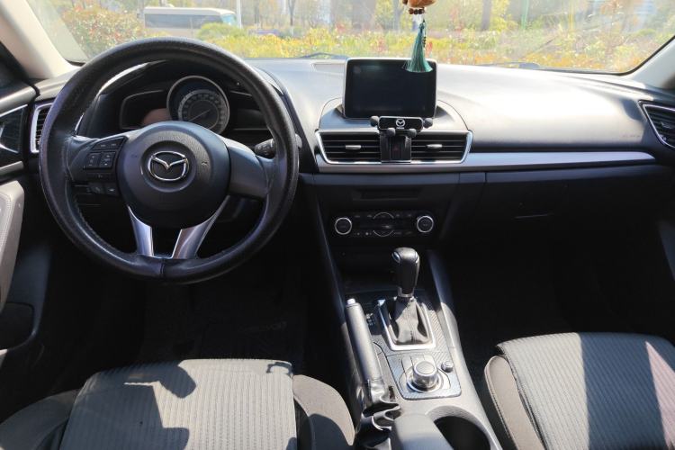 Used Mazda Mazda 3 Axela 2016 Hatchback 1.5L Automatic Luxury Model