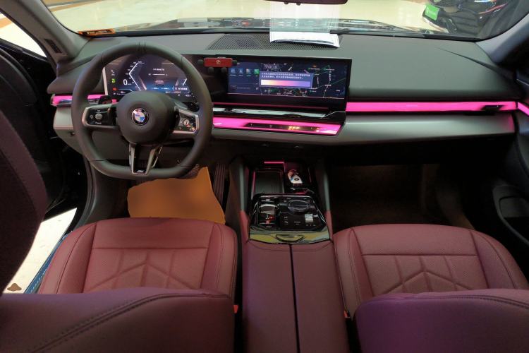 Used BMW 5 Series 2026 530Li Leading M Sport Package Center Console