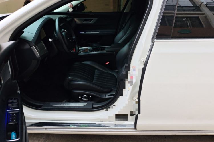 Used Jaguar XFL 2017 XFL 2.0T 240PS Luxury Edition Left Front Seat