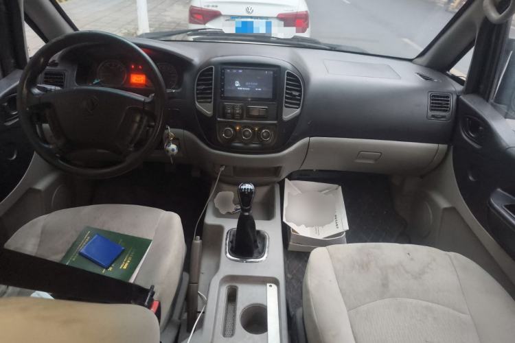 Used FORTHING Lingzhi 2016 M3L 1.6L 7-Seater Standard Model Center Console