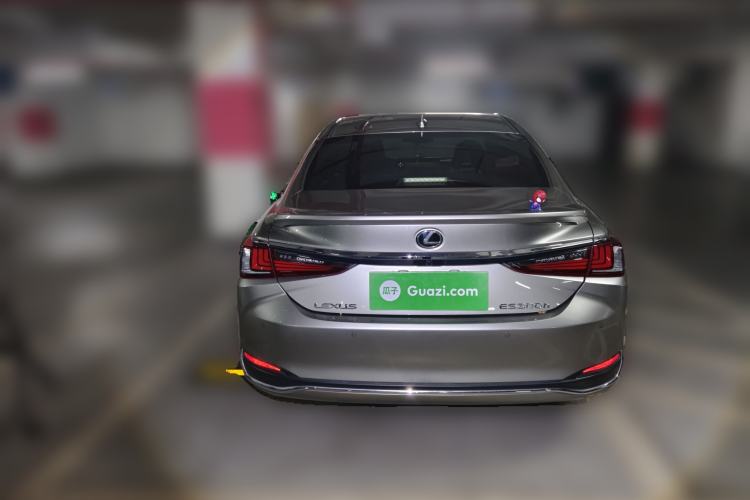 Used Lexus ES 2022 300h Excellence Edition
