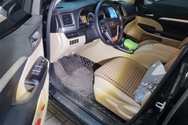 Used Toyota Highlander 2018 2.0T Two-Wheel Drive Elite Version 5 Seats China VI Standard