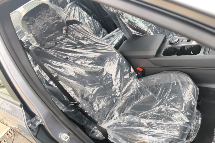 Used RELY Venucia R08 2025 Model 2.3T 8AT 2WD Diesel Long Box Trail Edition Right Front Seat