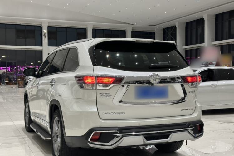 Used Toyota Highlander 2017 2.0T Four-Wheel Drive Luxury Edition 7 Seats