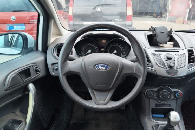 Used Ford Fiesta 2013 Sedan 1.5L Manual Fashion Edition
