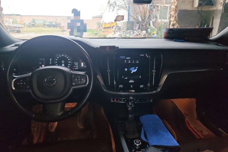 Used Volvo S60 2021 T4 Zhiyi Luxury Edition
