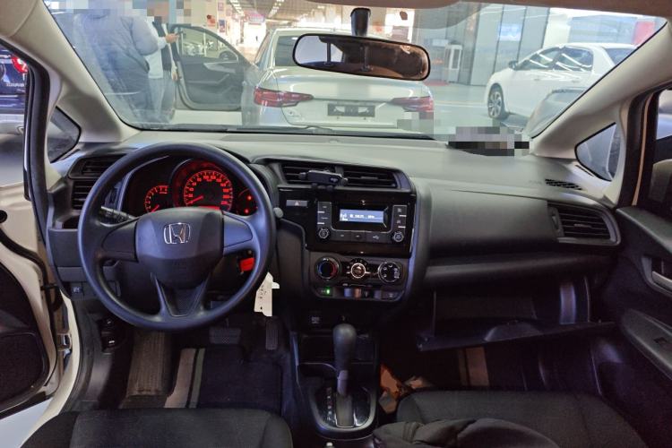 Used Honda Fit 2018 1.5L CVT Comfort Version Center Console