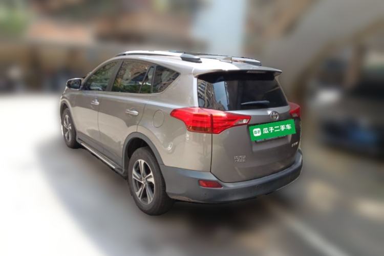 Used Toyota RAV4 2015 2.0L CVT Two-Wheel Drive Fashion Edition