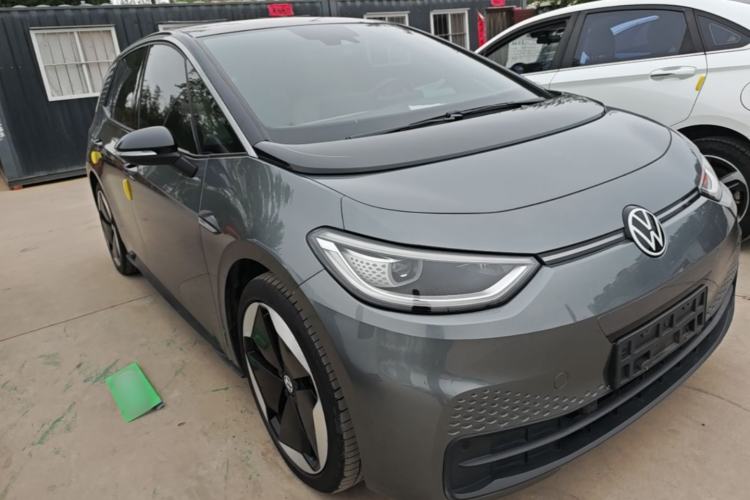 Used Volkswagen ID.3 2021 Pro Smart Edition Front Right 45 Deg