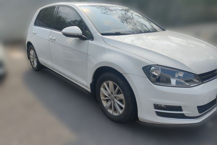 Used Volkswagen Golf 2016 1.6L Automatic Fashion Model Front Right 45 Deg