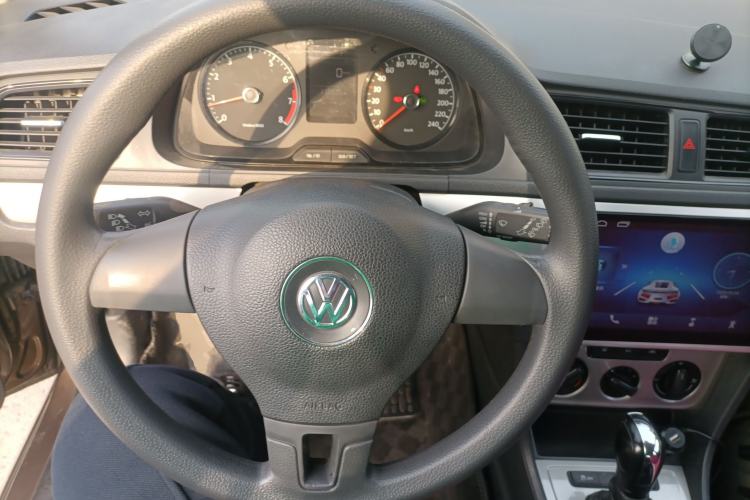 Used Volkswagen Gran Lavida 2013 1.6L Automatic Fashion Model Steering Wheel