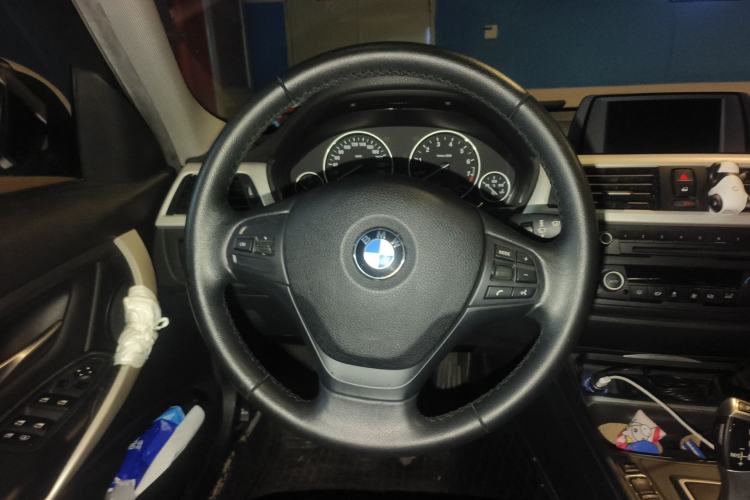 Used BMW 3 Series 2015 320Li Luxury Edition Fashion Model Steering Wheel