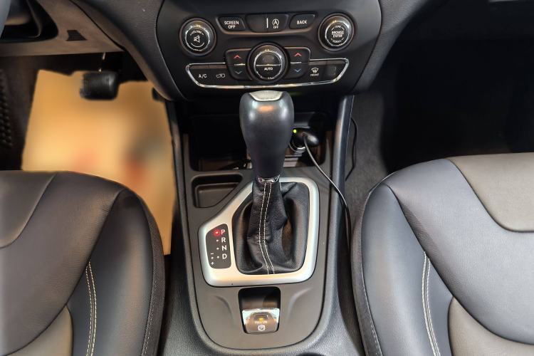 Used Jeep Cherokee 2017 2.0L Superior Edition