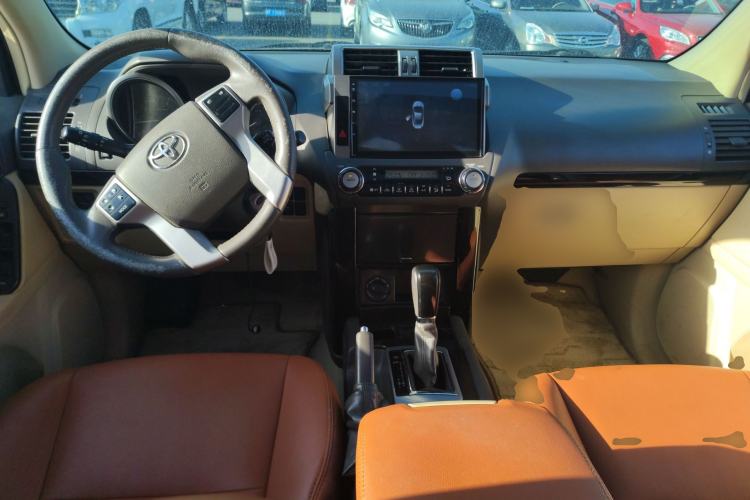 Used Toyota Prado  Center Console