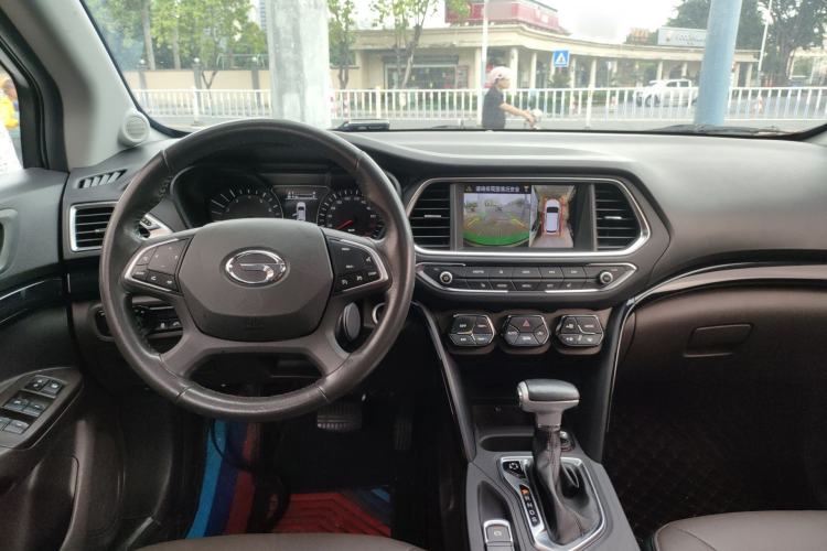 Used GAC Trumpchi GS4 2017 235T Automatic Two-Wheel Drive Luxury Smart Connectivity Version Center Console